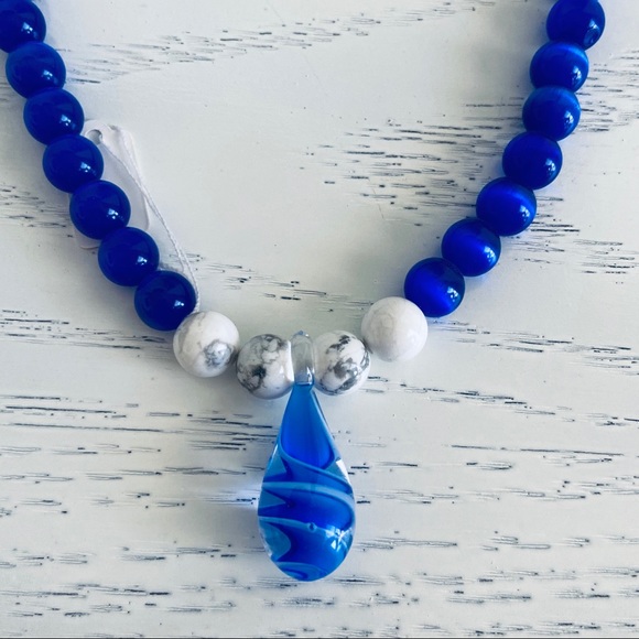 Natural blue,cats eye stone necklace - Picture 2 of 5